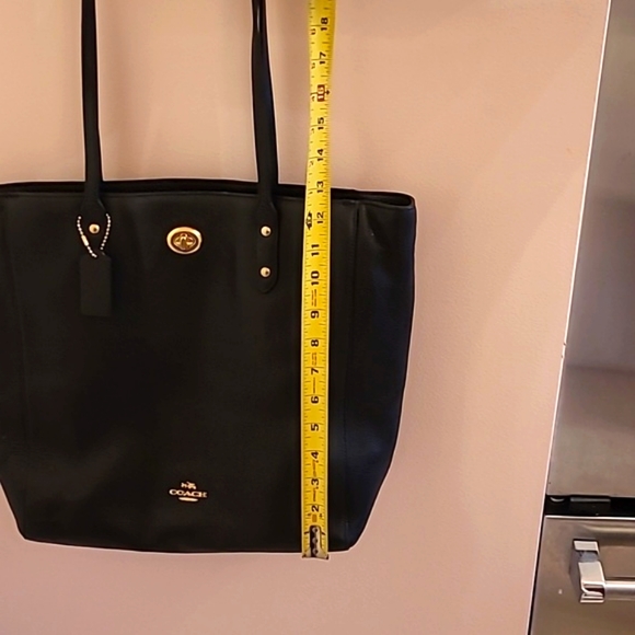 COACH black turnlock tote - Picture 7 of 9